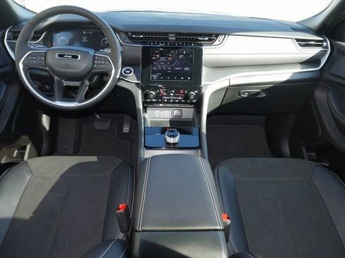 New 2025 Jeep Grand Cherokee L Altitude image 6