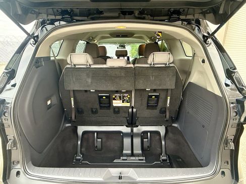 Used 2021 Toyota Sienna LE image 25