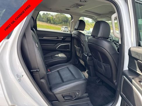Used 2025 Kia Telluride S image 9
