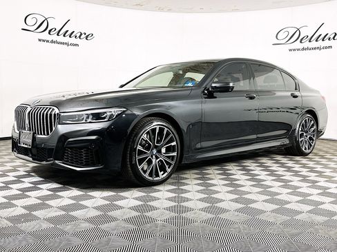 Used 2020 BMW 750i xDrive w/ M Sport Package AWD/4WD image 3