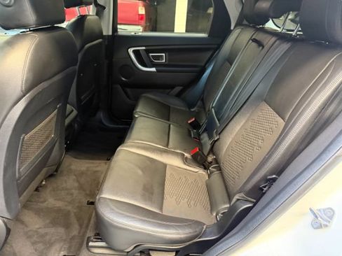 Used 2019 Land Rover Discovery Sport SE AWD/4WD image 14