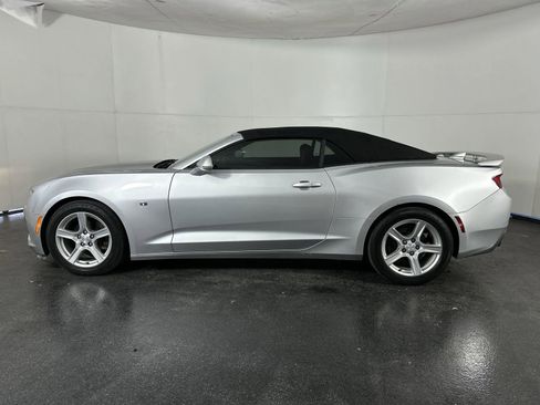 Used 2018 Chevrolet Camaro LT image 8