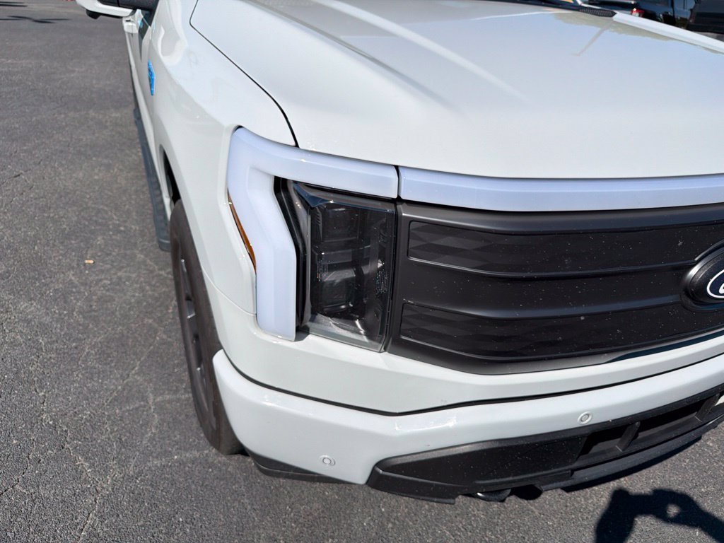 Used 2024 Ford F150 Lightning Lariat AWD/4WD image 31