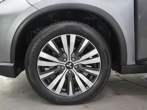 Used 2019 Mitsubishi Outlander ES AWD/4WD image 28