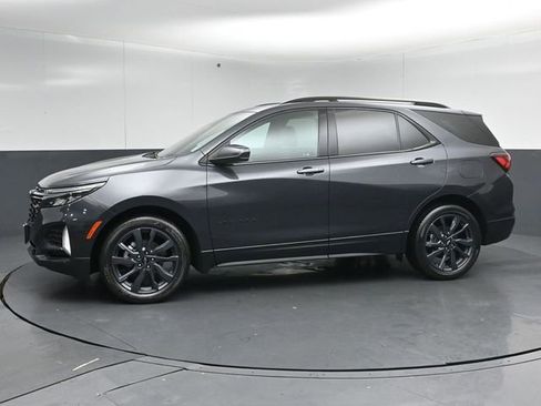 Used 2022 Chevrolet Equinox RS w/ LPO, Floor Liner Package image 4