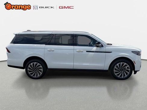 Used 2025 Lincoln Navigator L Black Label AWD/4WD image 2