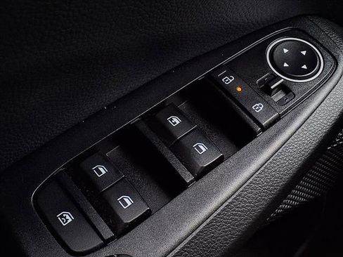 Used 2024 Kia Seltos S image 23