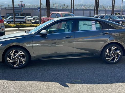 New 2026 Hyundai Elantra Limited image 9