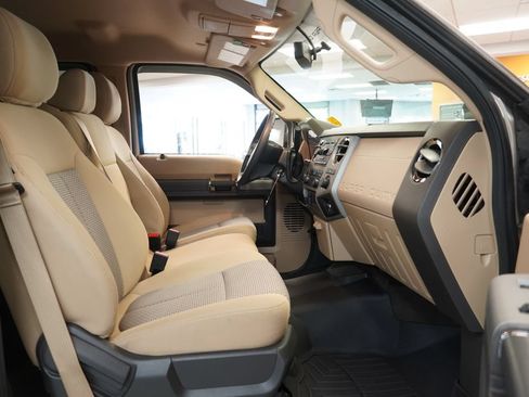Used 2013 Ford F350 XLT w/ XLT Premium Pkg AWD/4WD image 32