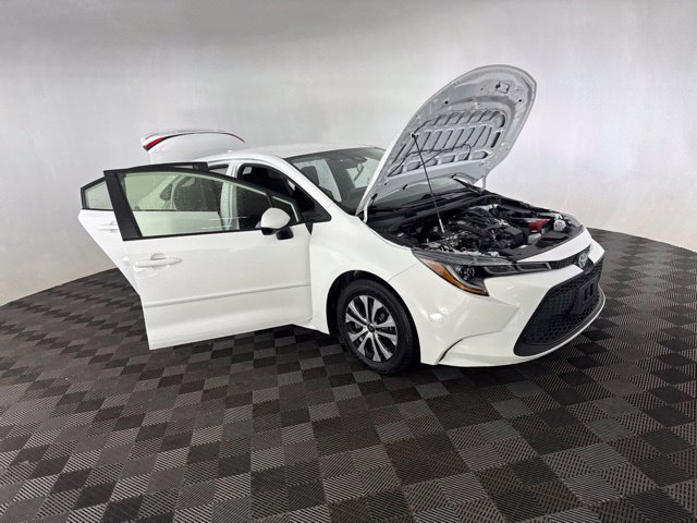 Used 2022 Toyota Corolla LE w/ Body Protection Package (TMS) FWD image 14