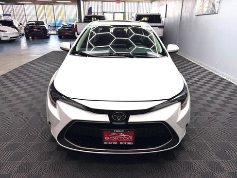 Used 2020 Toyota Corolla XLE w/ Carpet Mat Package (TMS) FWD image 6
