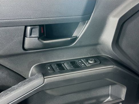 Certified 2026 Toyota Tacoma SR5 AWD/4WD image 17