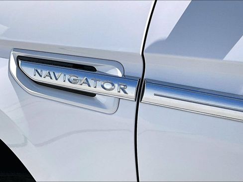 Used 2019 Lincoln Navigator L Reserve AWD/4WD image 25
