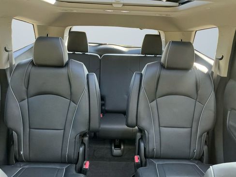 Used 2021 Buick Enclave Avenir w/ Avenir Technology Package image 14