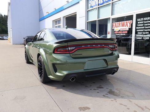 Used 2022 Dodge Charger Scat Pack RWD image 8