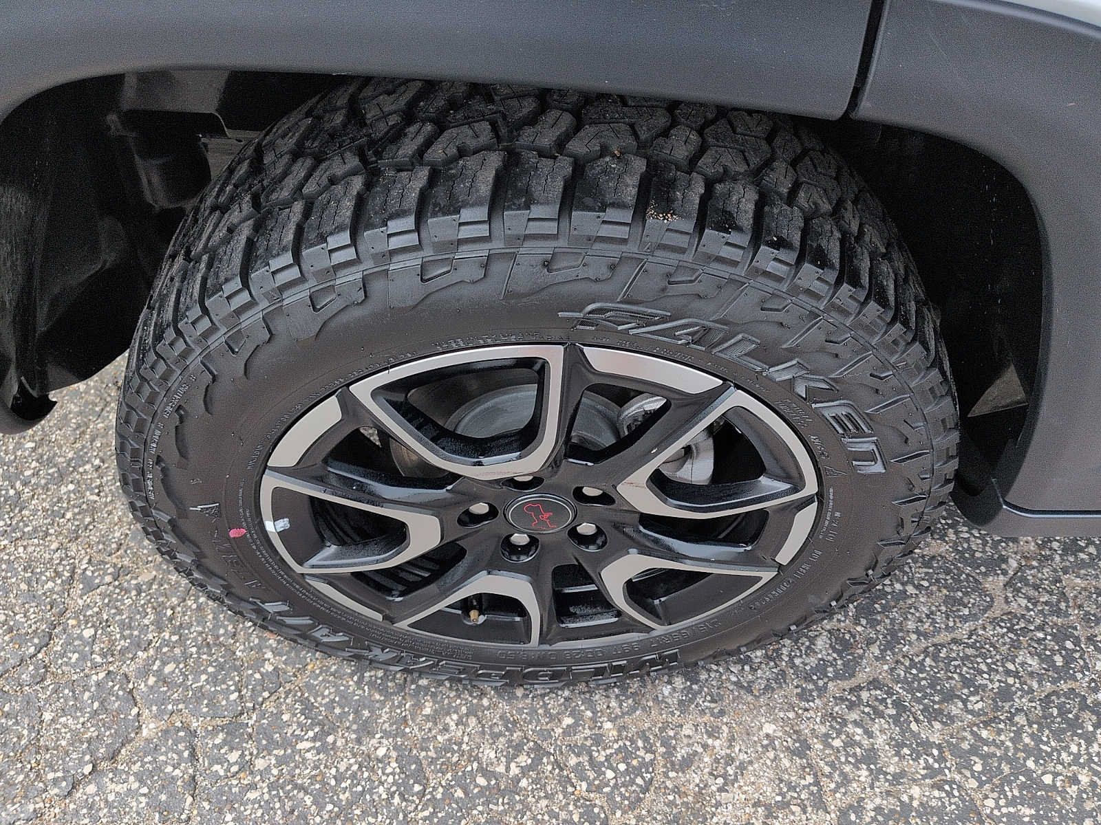 Used 2025 Jeep Compass Trailhawk AWD/4WD image 9
