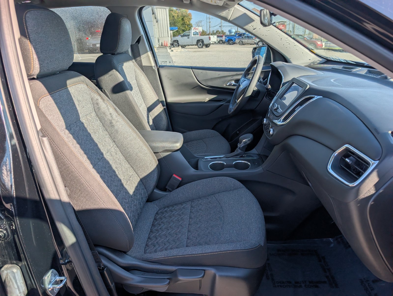 Used 2023 Chevrolet Equinox LT FWD image 12