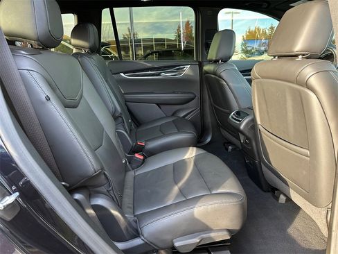 Used 2022 Cadillac XT6 Premium Luxury w/ LPO, Radiant Package image 12