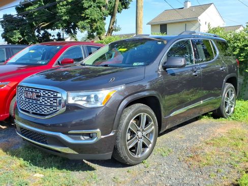 Used 2017 GMC Acadia Denali w/ Technology Package AWD/4WD image 3