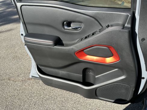 New 2025 Nissan Frontier PRO-4X w/ Interior Protection Package image 19