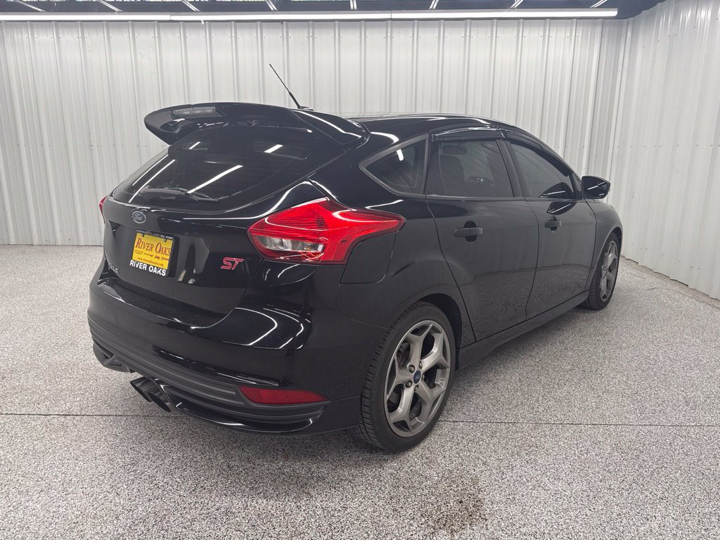 Used 2016 Ford Focus ST FWD image 6