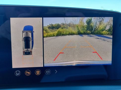 New 2026 Cadillac Lyriq Premium Luxury image 25