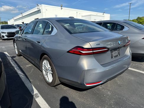 Used 2024 BMW 530i xDrive w/ Convenience Package AWD/4WD image 5