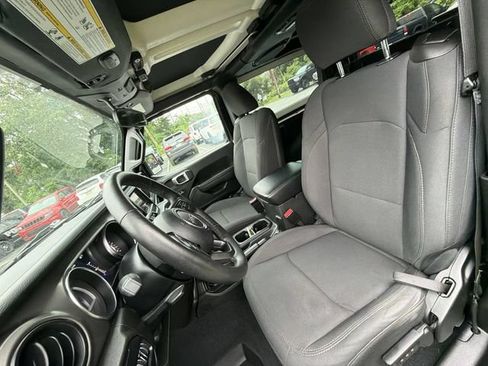 Used 2022 Jeep Wrangler Sport AWD/4WD image 15