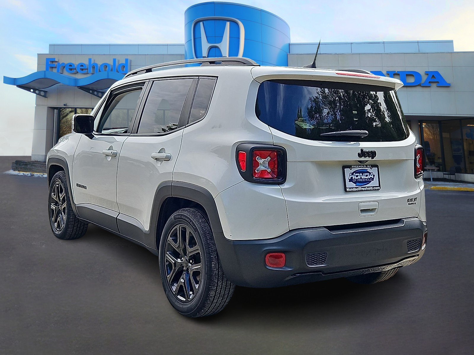 Used 2019 Jeep Renegade Altitude w/ Quick Order Package 2XM FWD image 5