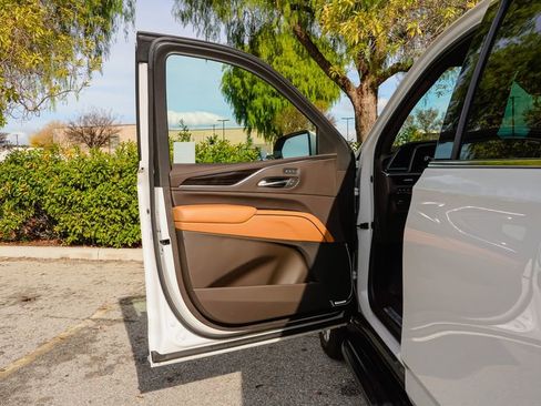 Used 2022 Cadillac Escalade ESV Premium Luxury w/ LPO, Floor Liner Package image 13