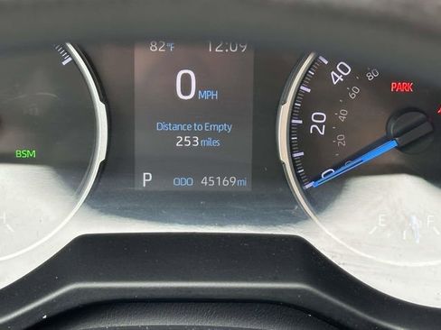 Used 2019 Toyota RAV4 XLE image 25