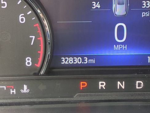 Used 2022 Ford Explorer XLT w/ Equipment Group 202A AWD/4WD image 24