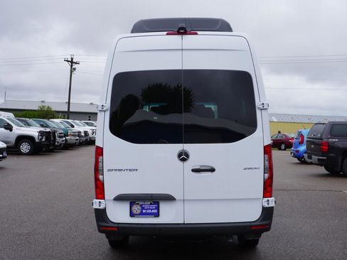 Used 2025 Mercedes-Benz Sprinter 2500 image 4