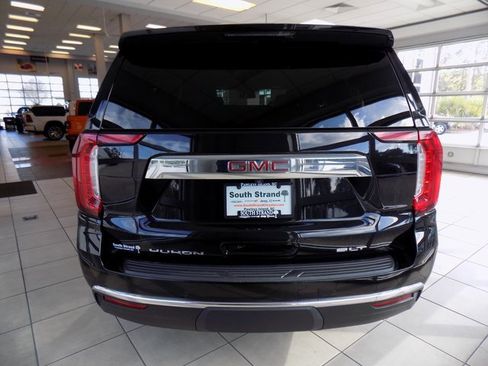 Used 2024 GMC Yukon XL SLT image 10