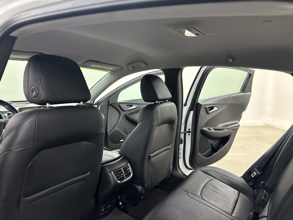 Used 2018 Chevrolet Malibu LT w/ Leather Package FWD image 29