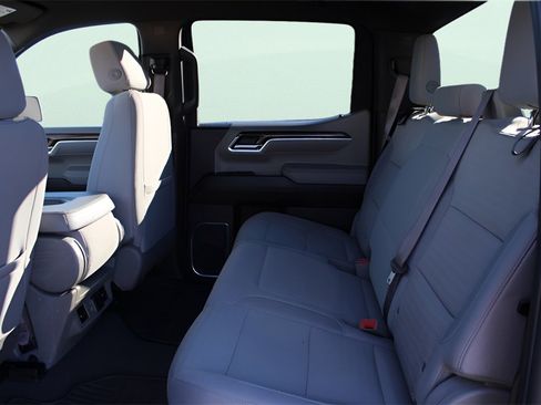 Used 2025 Chevrolet Silverado 1500 LT image 13