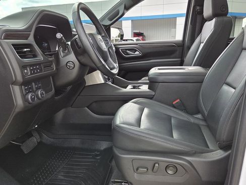 Used 2024 Chevrolet Suburban Z71 w/ Luxury Package AWD/4WD image 12