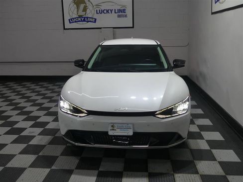 Used 2024 Kia EV6 Wind image 3