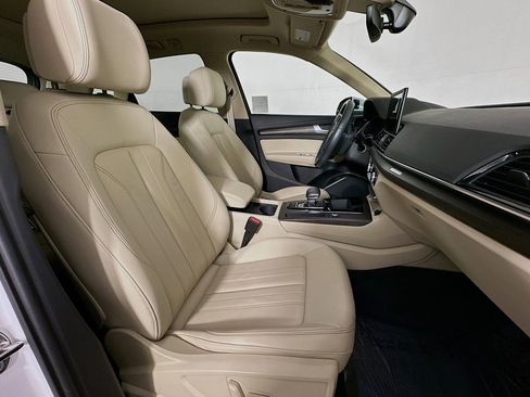 Used 2023 Audi Q5 2.0T Premium w/ Convenience Package image 8