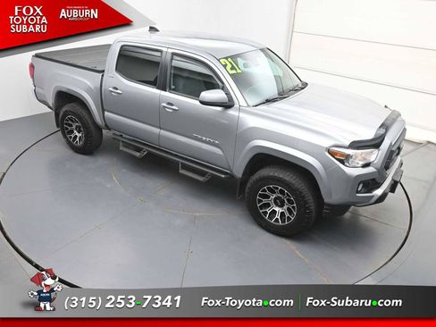 Used 2021 Toyota Tacoma SR5 AWD/4WD image 30