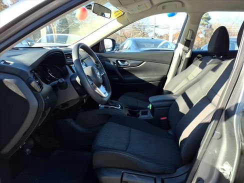 Certified 2017 Nissan Rogue S image 11