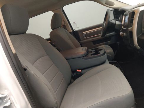 Used 2019 RAM 1500 Classic SLT AWD/4WD image 21