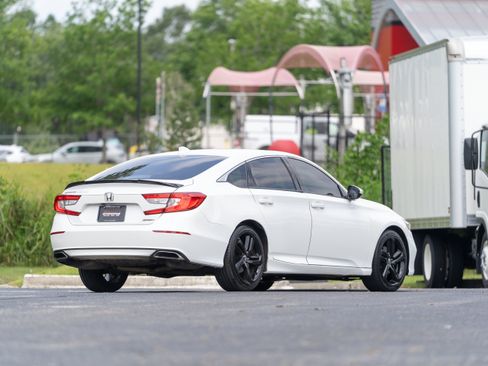 Used 2018 Honda Accord Sport image 42