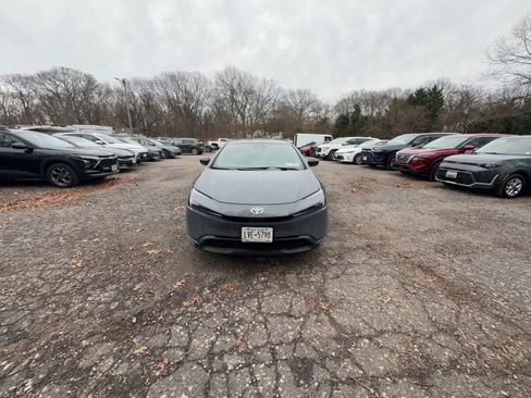 Used 2025 Toyota Prius LE image 16