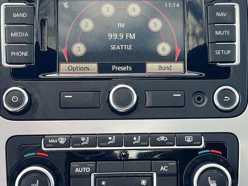 Used 2012 Volkswagen Eos Lux FWD image 23