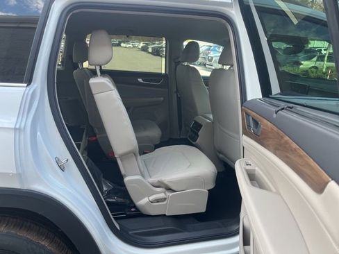 New 2026 Volkswagen Atlas SE image 30