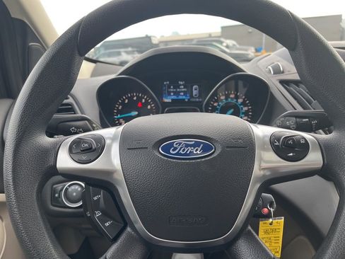 Used 2016 Ford Escape SE w/ SE Chrome Package image 16