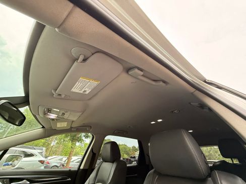 Used 2020 Buick Enclave Essence FWD image 41