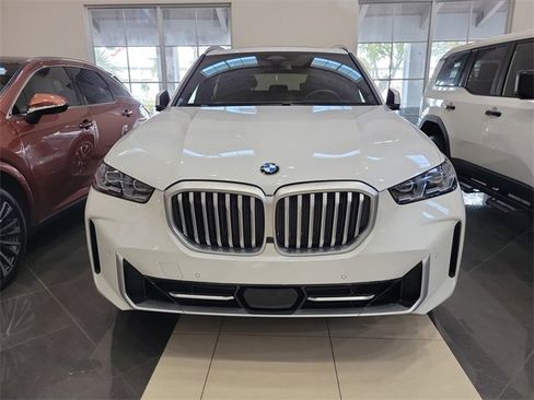 Used 2025 BMW X5 sDrive40i image 2