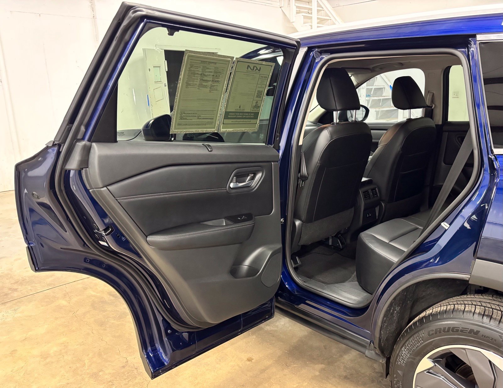 Used 2024 Nissan Rogue SV w/ SV Premium Package FWD image 23